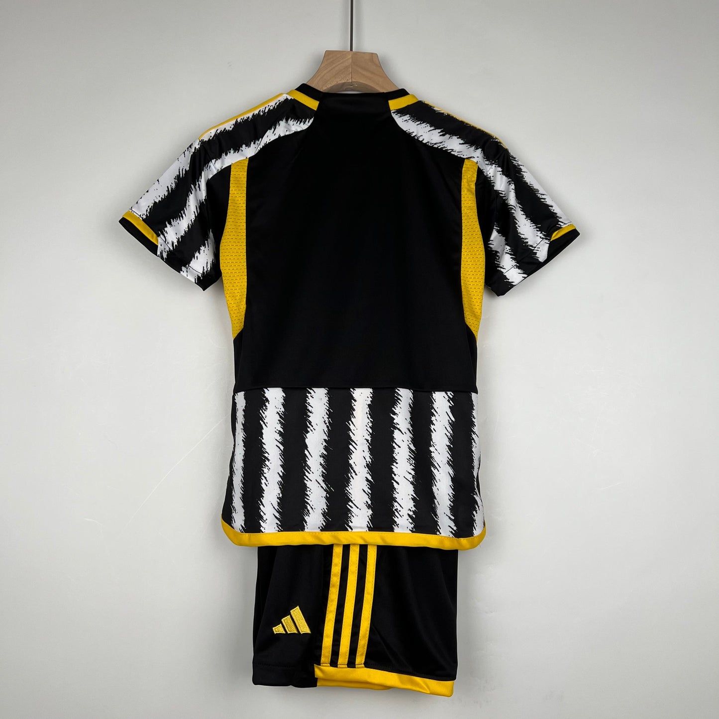 JUVENTUS I 23/24 CHILDREN'S SET